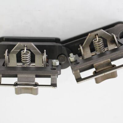 Bruckner Veredelungsmaschinen Ersatzteile Vertikaler Stentertyp Kettenlasche mit schwarzem Edelstahl-Schutz für Korrosionsbeständigkeit und wartungsarmen Betrieb